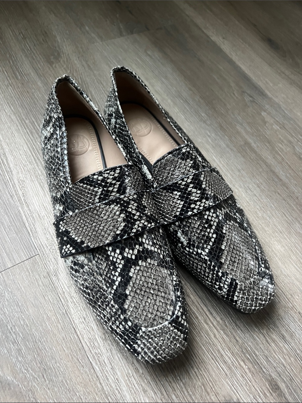 Massimo Dutti Snakeskin Leather Loafers - Picture 2 of 9